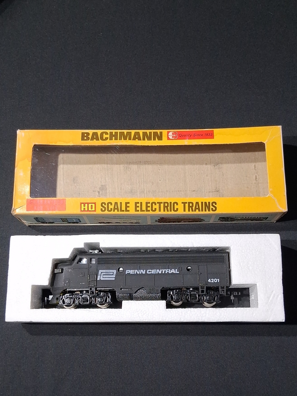 Bachmann F-9 EMD Diesel Locomotive
